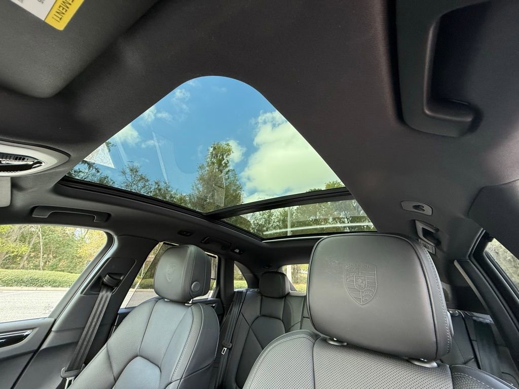 Certified 2026 Porsche Macan image 18