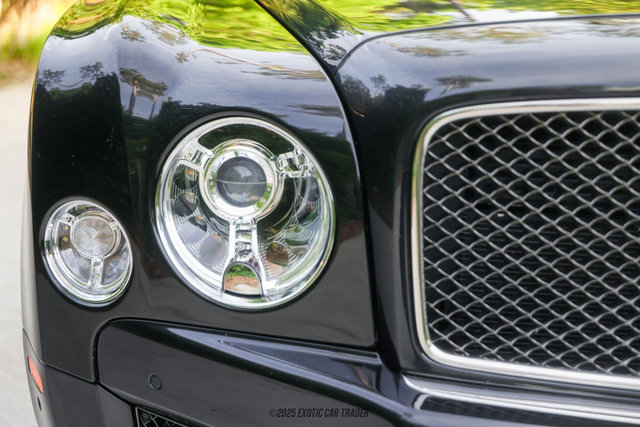 Used 2016 Bentley Mulsanne Speed image 44