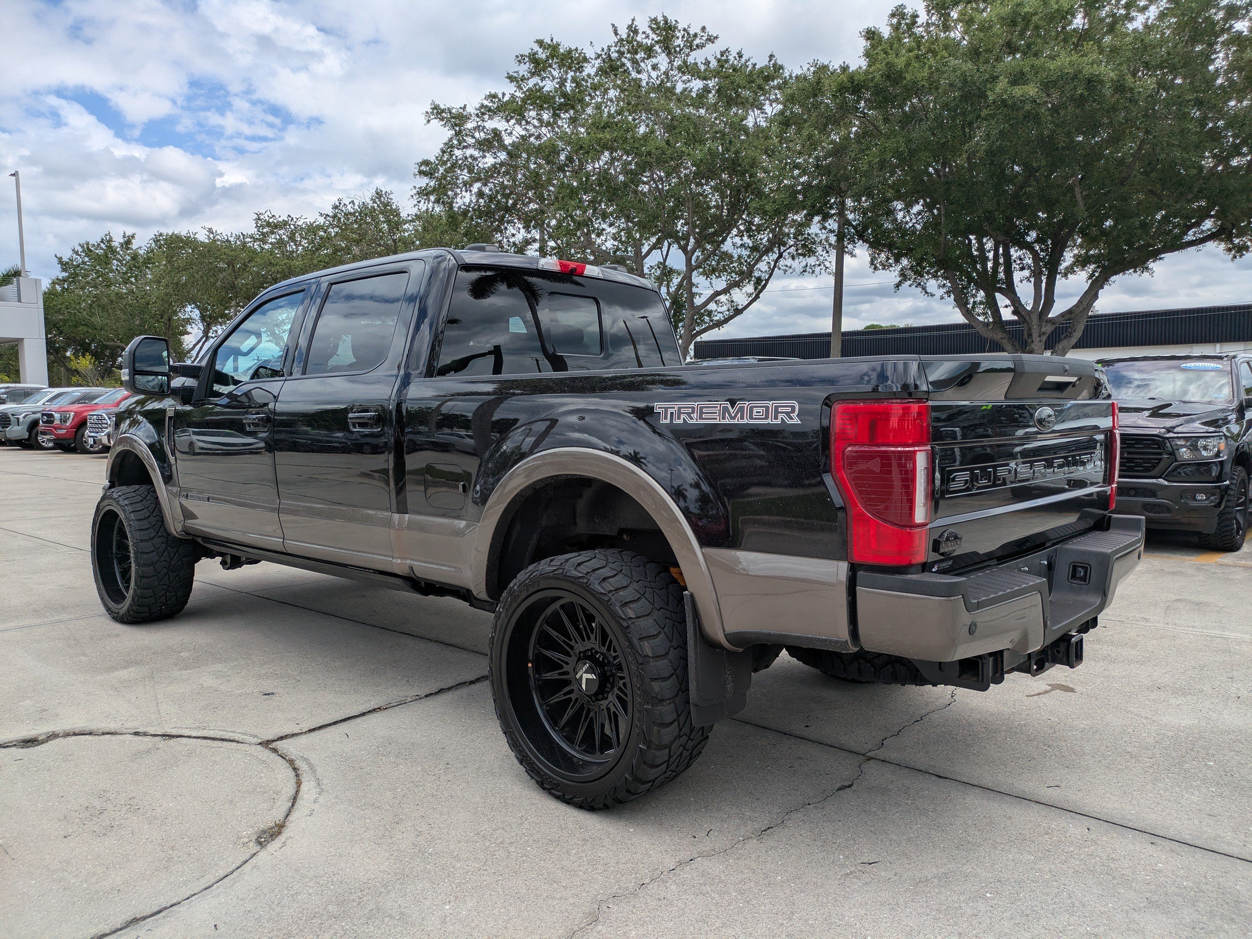Used 2022 Ford F350 King Ranch w/ Tremor Off-Road Package AWD/4WD image 6