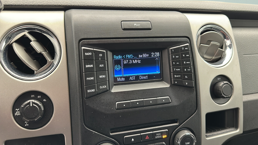 Used 2013 Ford F150 XLT w/ Luxury Equipment Group AWD/4WD image 18