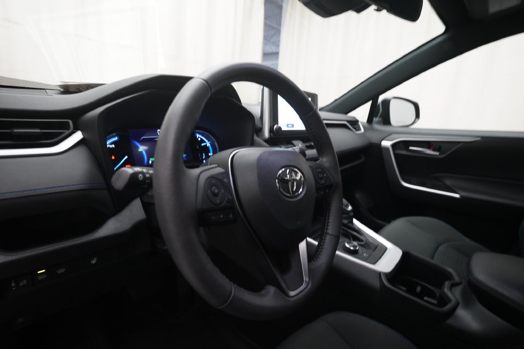 Used 2023 Toyota RAV4 SE w/ SE Grade Weather Package AWD/4WD image 8