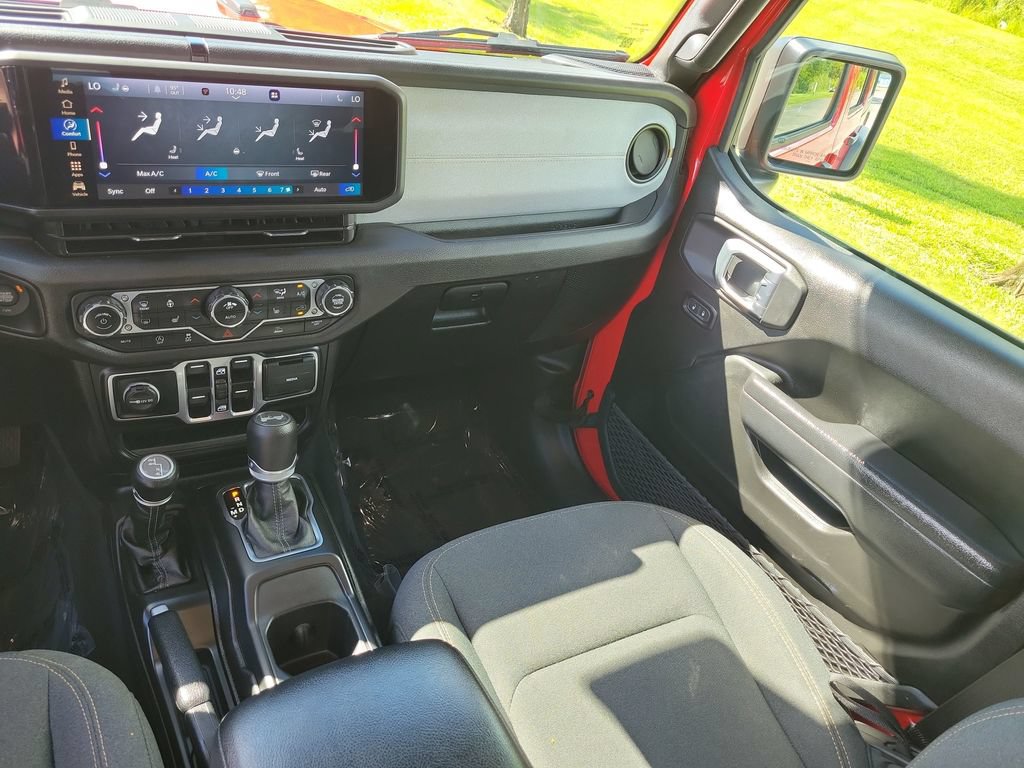 Used 2025 Jeep Wrangler Unlimited Sport AWD/4WD image 30