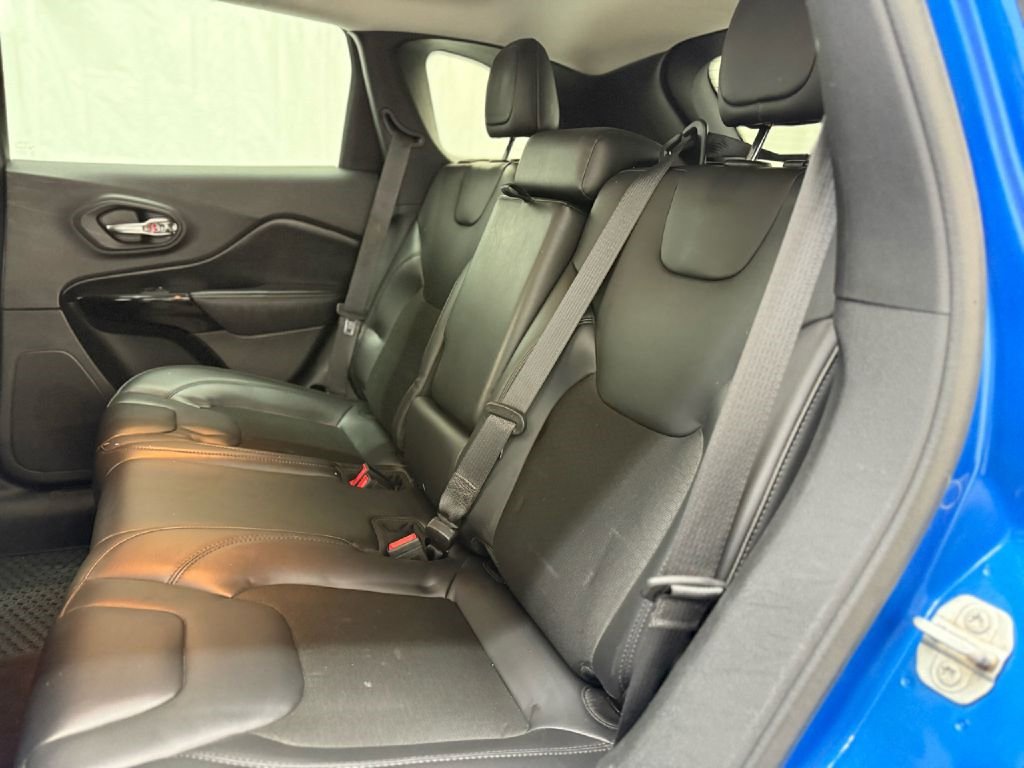 Used 2020 Jeep Cherokee Latitude Plus image 23