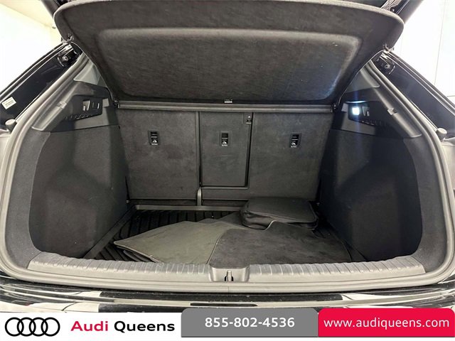 Used 2025 Audi Q4 e-tron Premium w/ Convenience Package image 10
