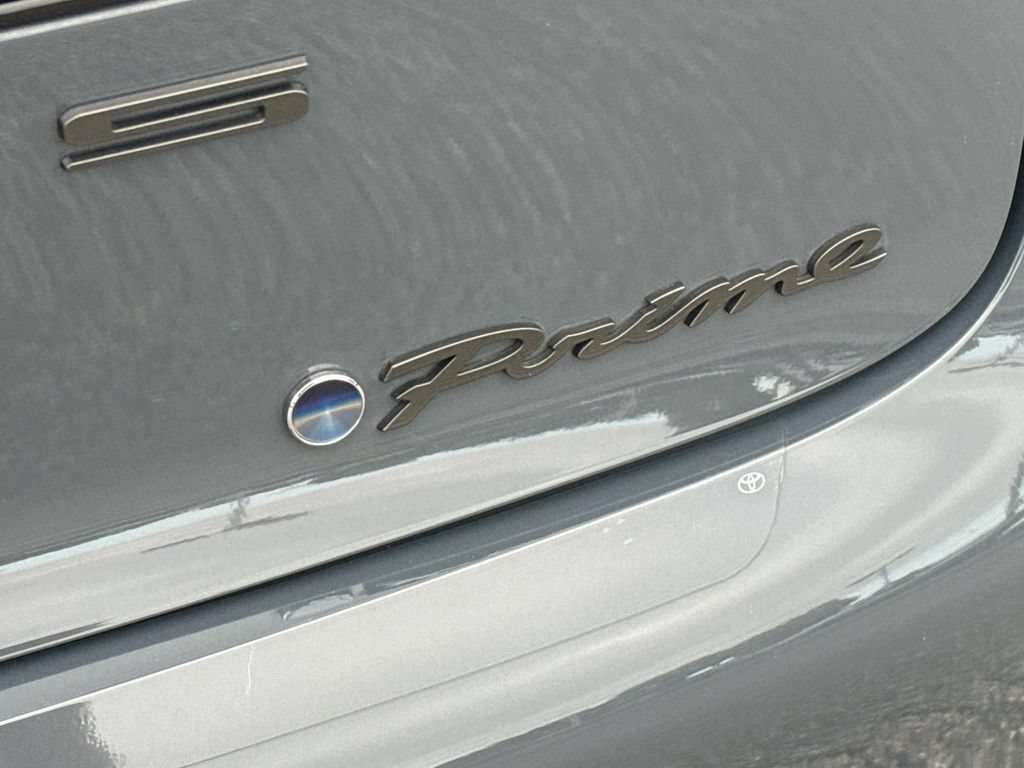 Certified 2023 Toyota Prius Prime FWD image 6