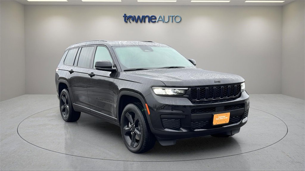 Used 2025 Jeep Grand Cherokee L Altitude image 7