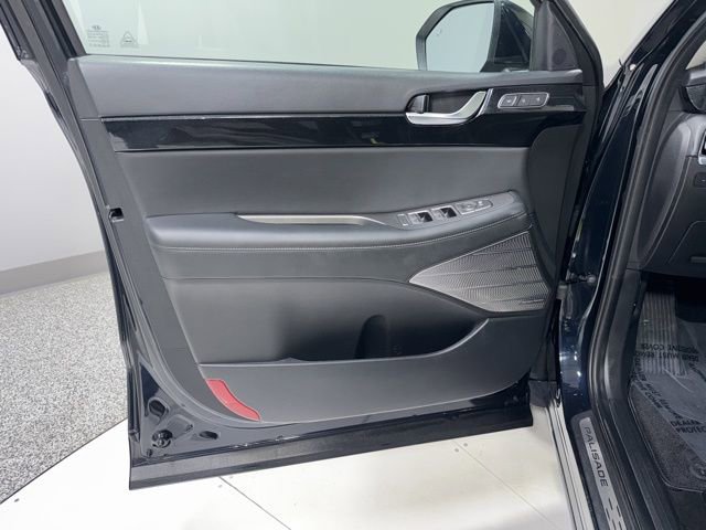Used 2022 Hyundai Palisade Limited image 11