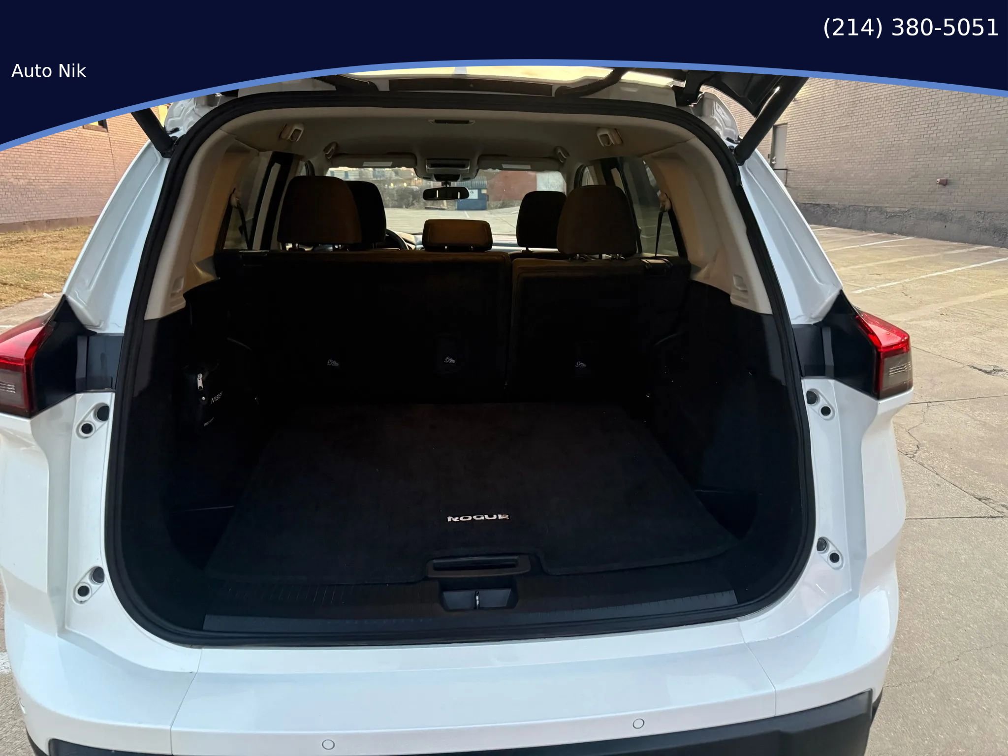 Used 2024 Nissan Rogue SV image 33