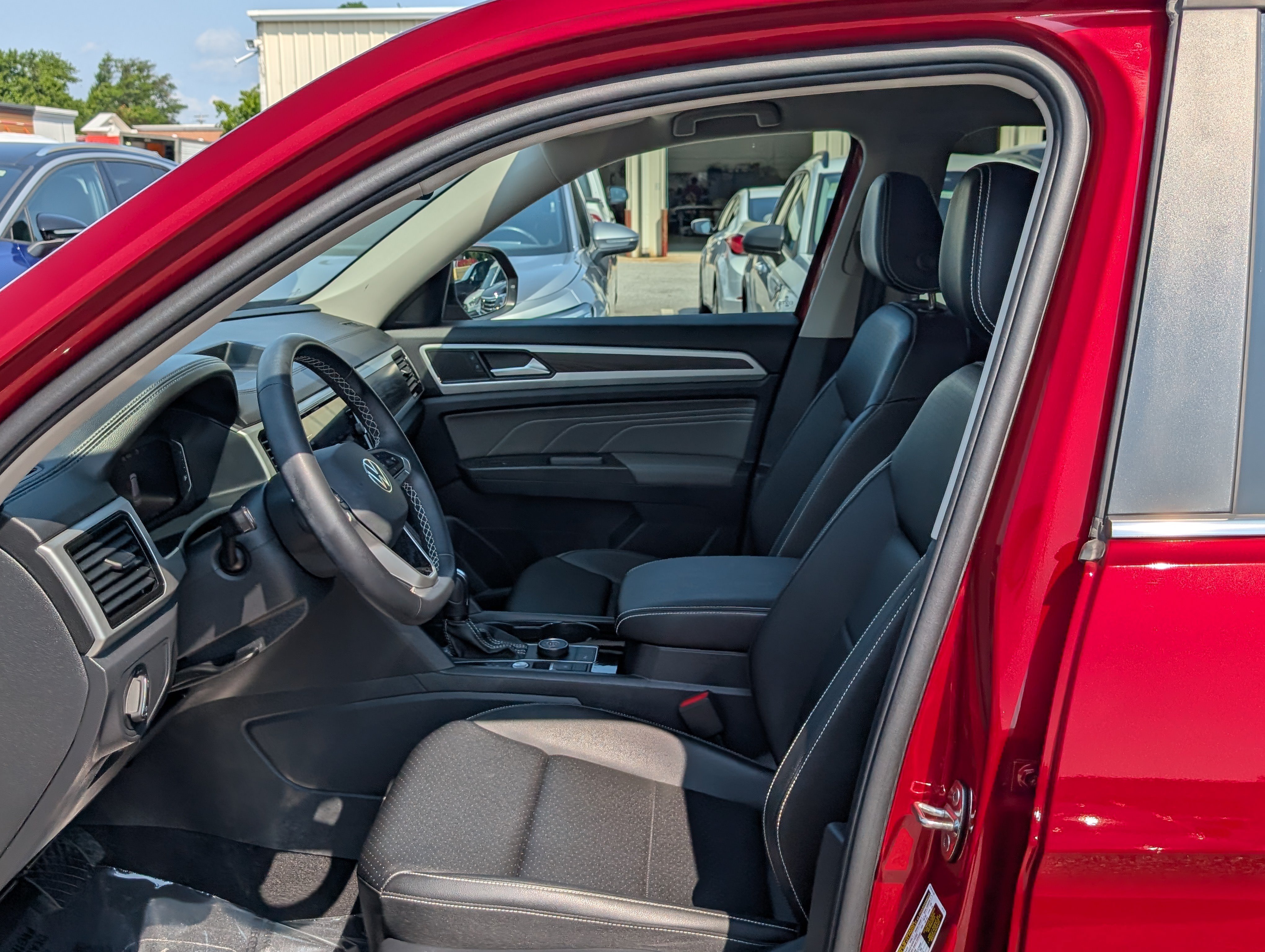 Used 2023 Volkswagen Atlas SE AWD/4WD image 18