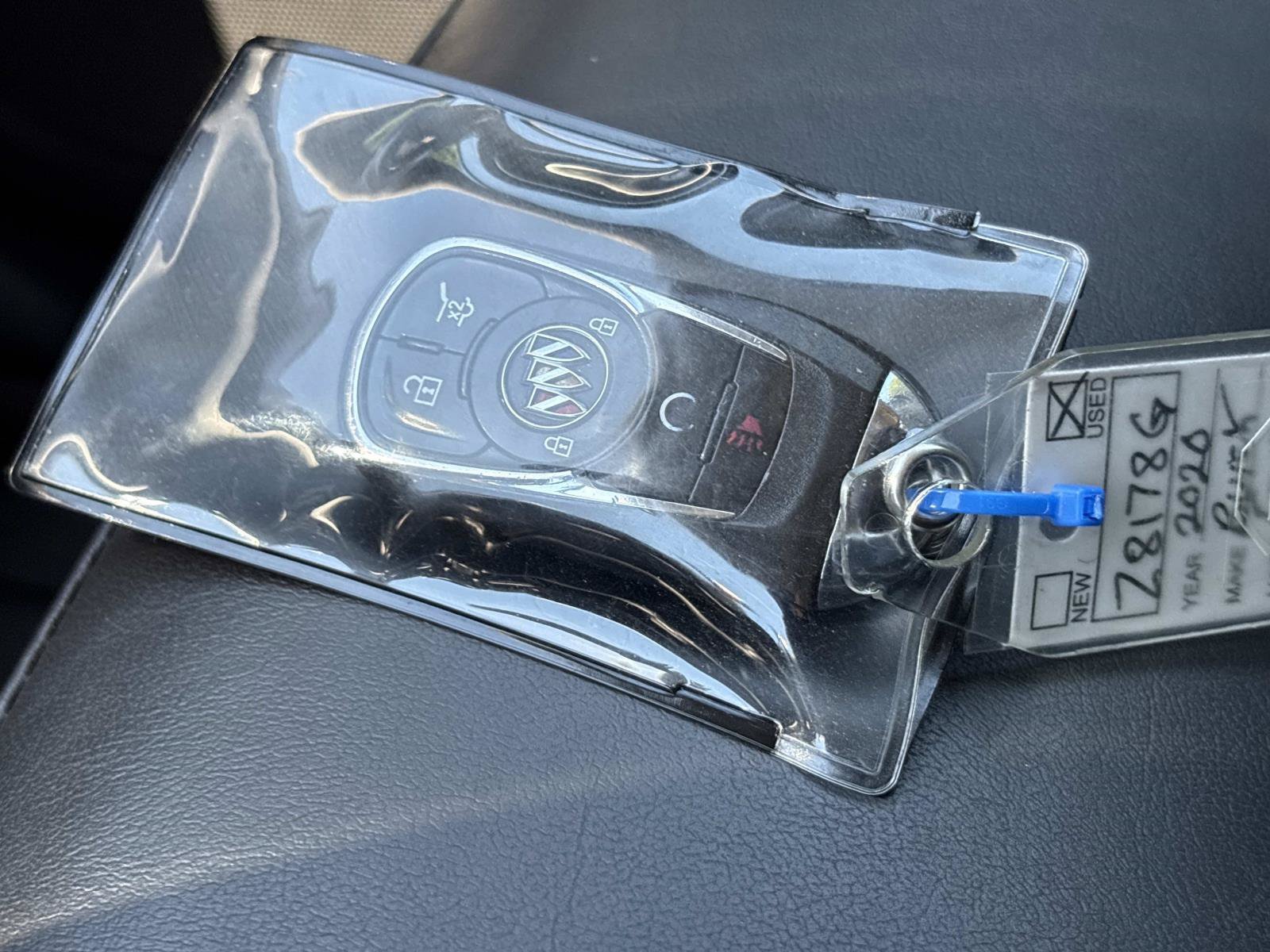 Used 2020 Buick Envision Essence w/ Experience Buick Package FWD image 37