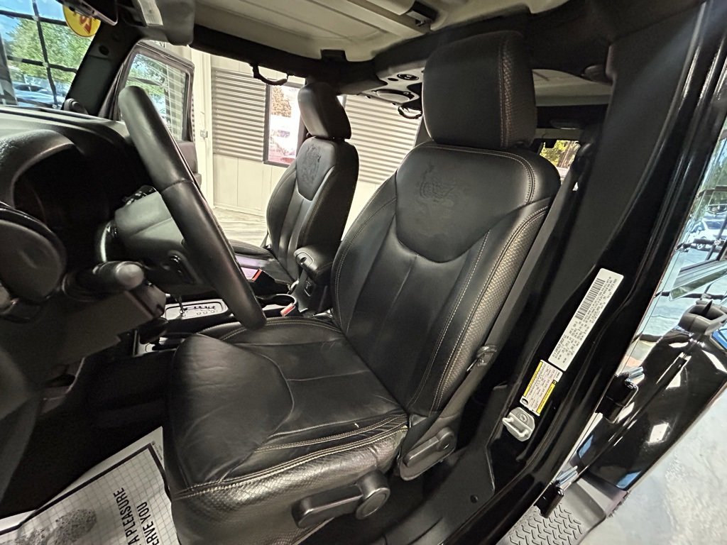 Used 2014 Jeep Wrangler Unlimited Sahara image 8