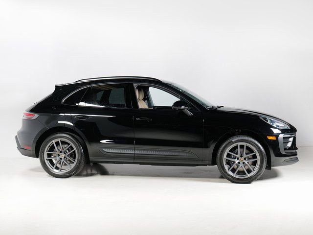 Certified 2026 Porsche Macan AWD/4WD image 8