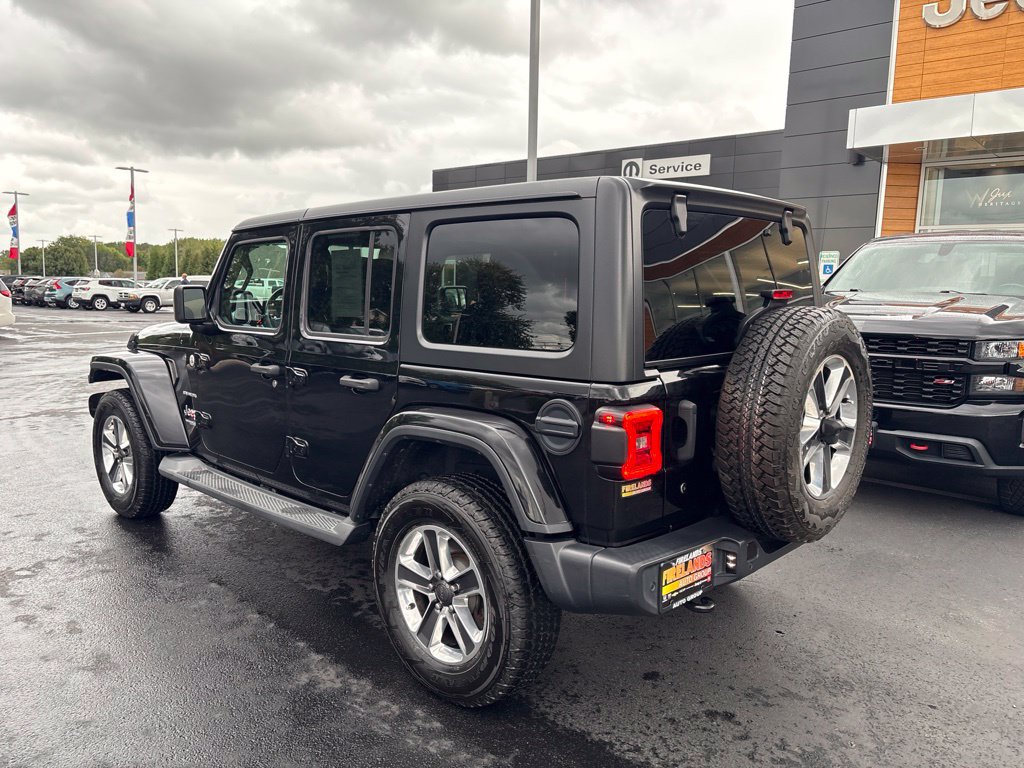 Used 2018 Jeep Wrangler Unlimited Sahara AWD/4WD image 3