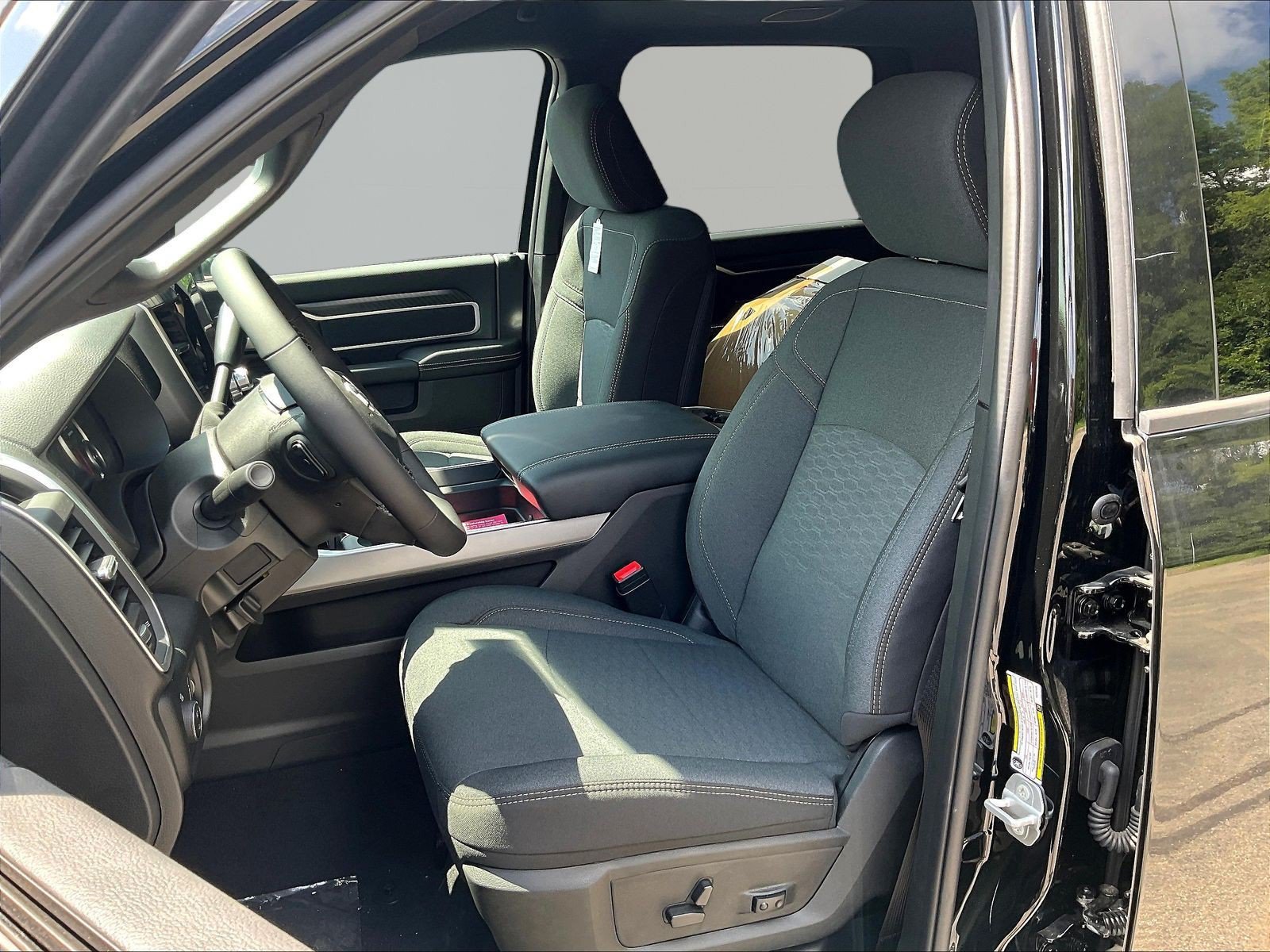 New 2026 RAM 3500 Big Horn AWD/4WD image 16