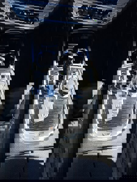 Used 2019 BMW 740i w/ M Sport Package image 40