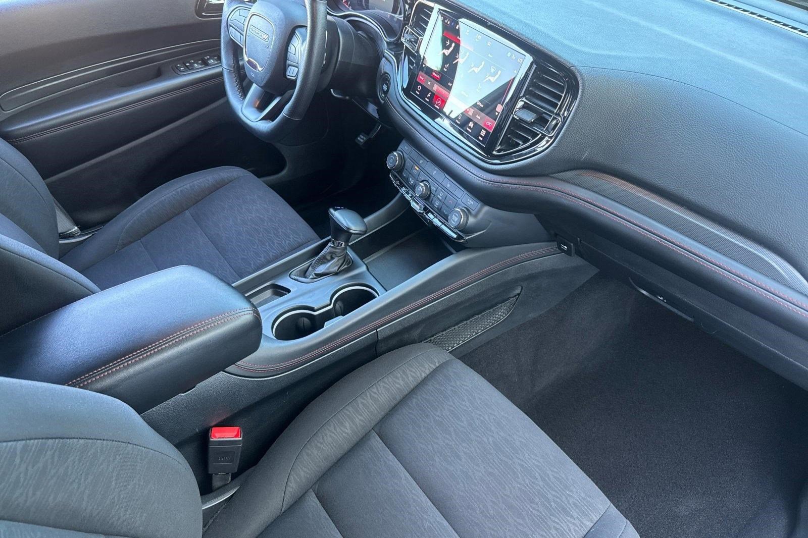 Used 2025 Dodge Durango GT image 32