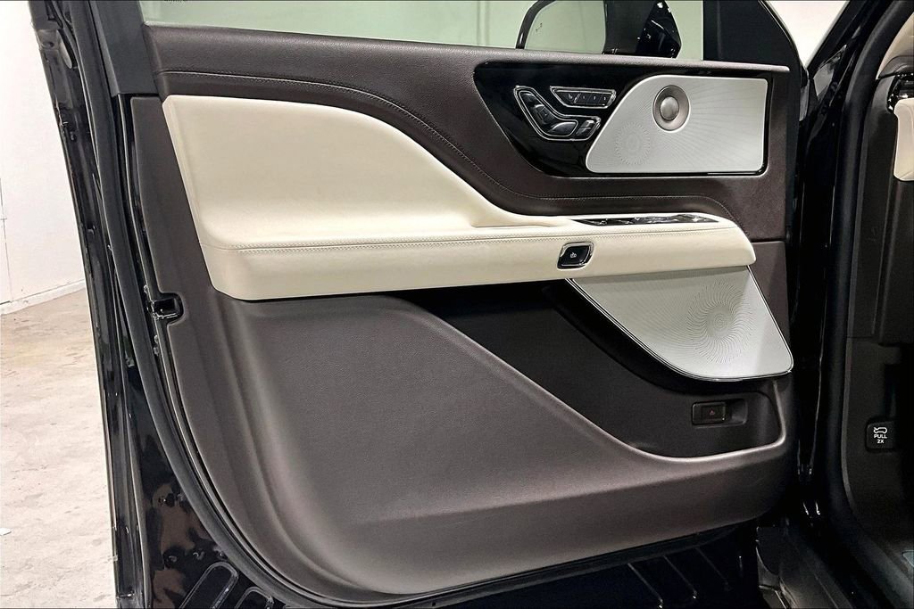 Used 2024 Lincoln Aviator Black Label w/ Dynamic Handling Package image 21