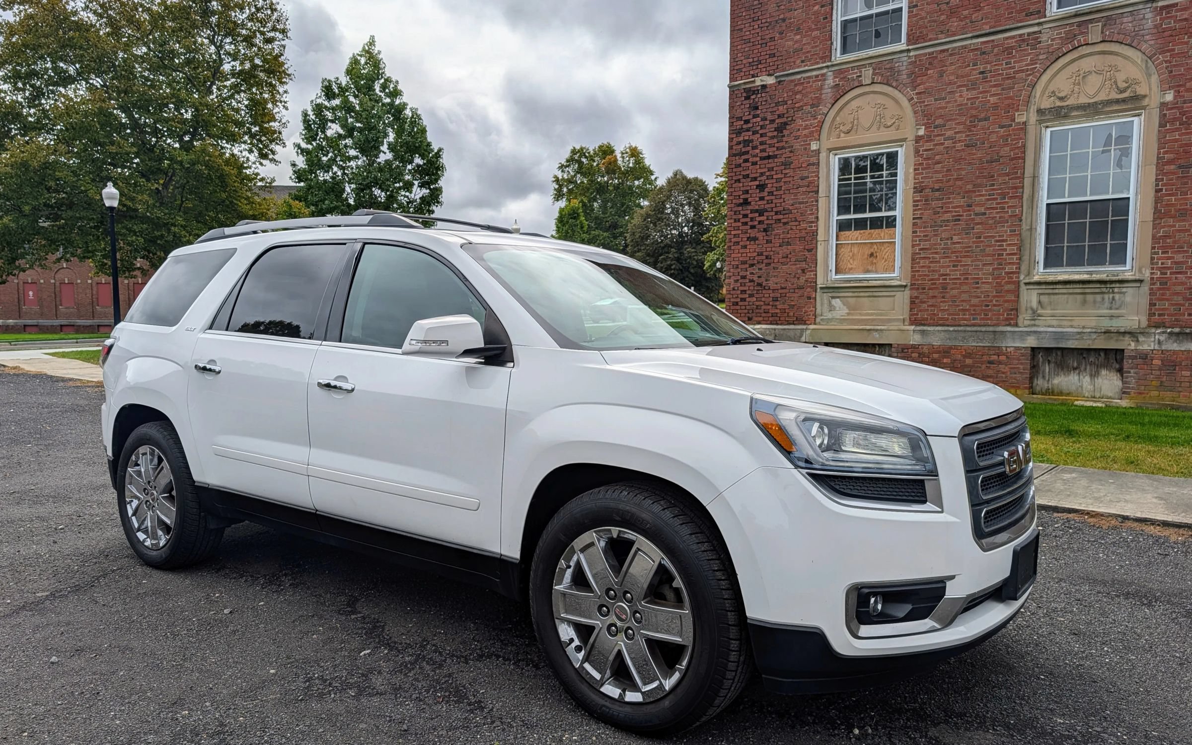 Used 2017 GMC Acadia Limited SLT