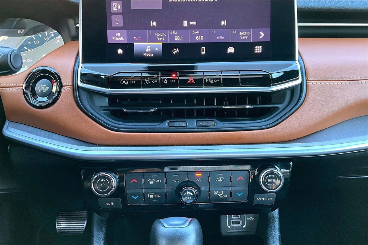 Certified 2024 Jeep Compass Limited image 16