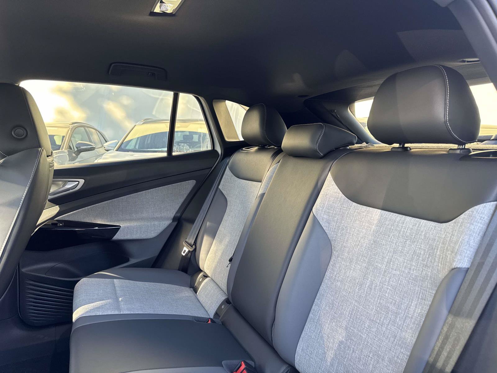 New 2026 Volkswagen ID.4 Pro RWD image 11