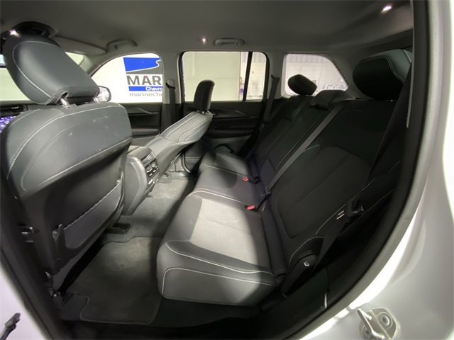 Used 2023 Jeep Grand Cherokee Laredo w/ Luxury Tech Group I image 29