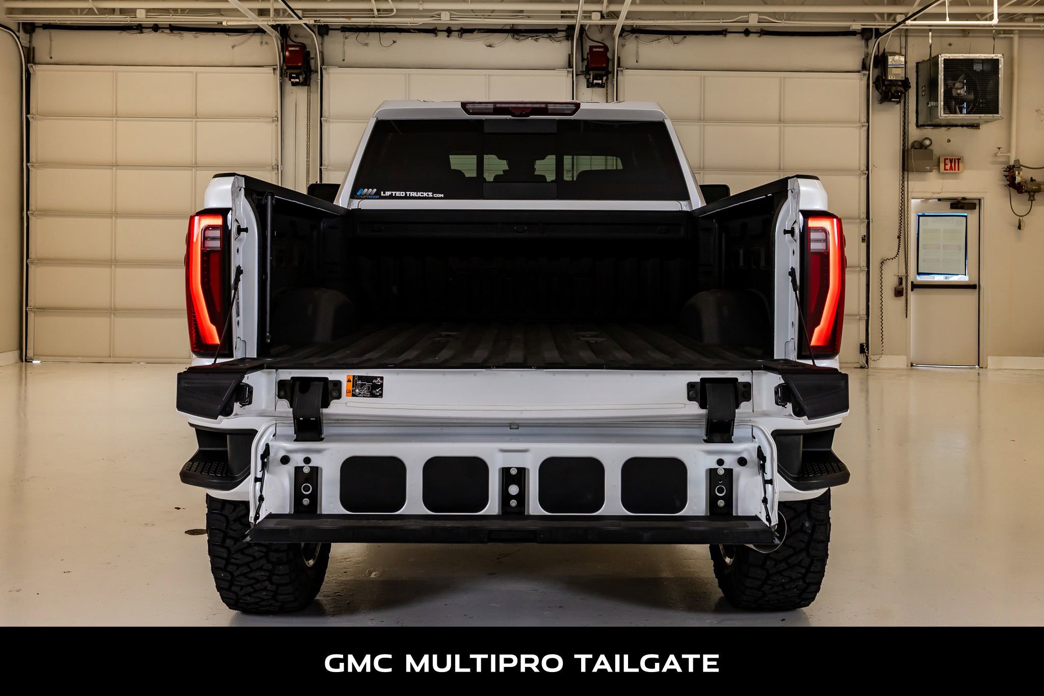 Used 2024 GMC Sierra 2500 Denali w/ Denali Reserve Package AWD/4WD image 9