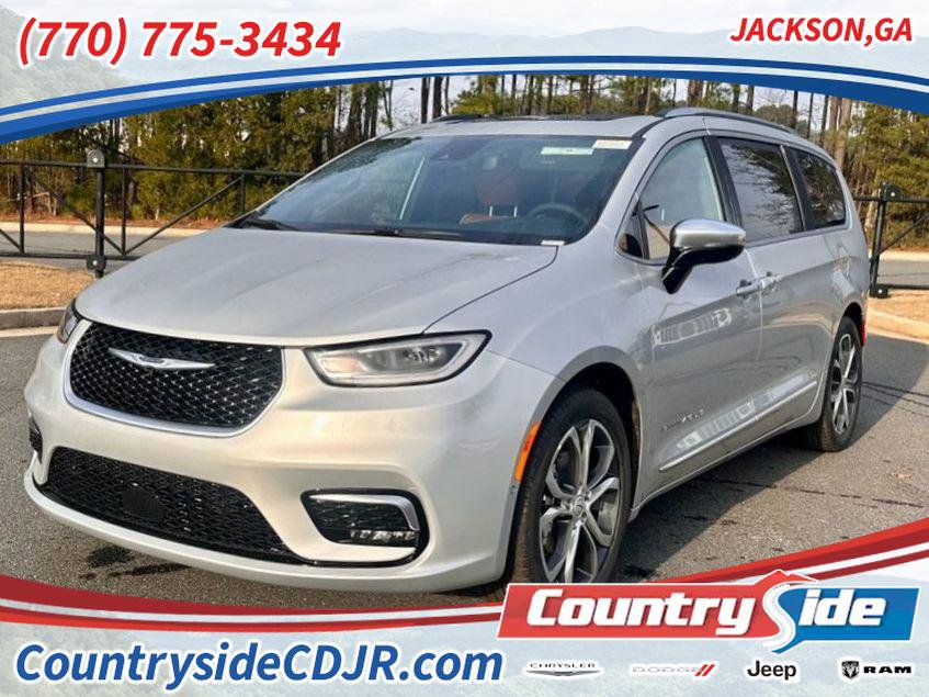 New 2026 Chrysler Pacifica Pinnacle w/ Trailer Tow Group FWD image 1
