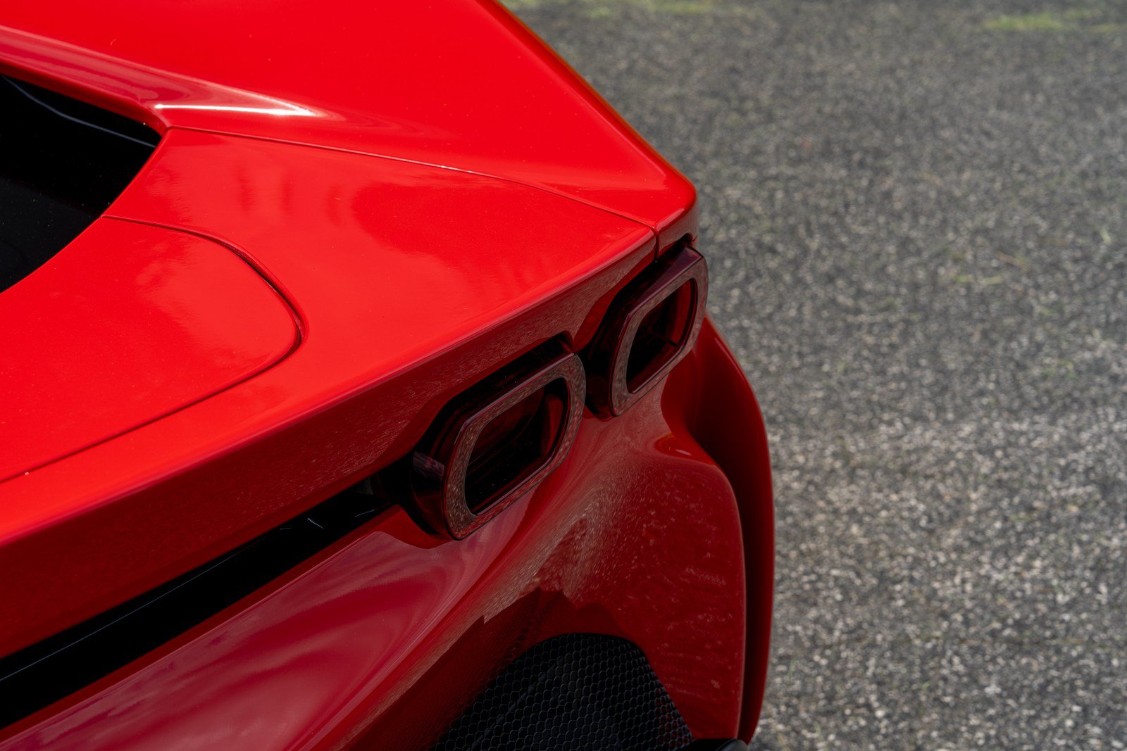 Used 2022 Ferrari SF90 Stradale AWD/4WD image 18