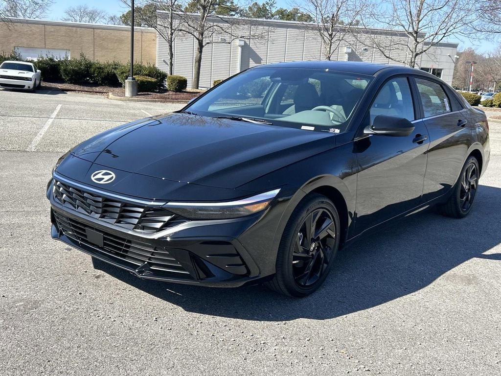 New 2026 Hyundai Elantra SEL Sport image 3