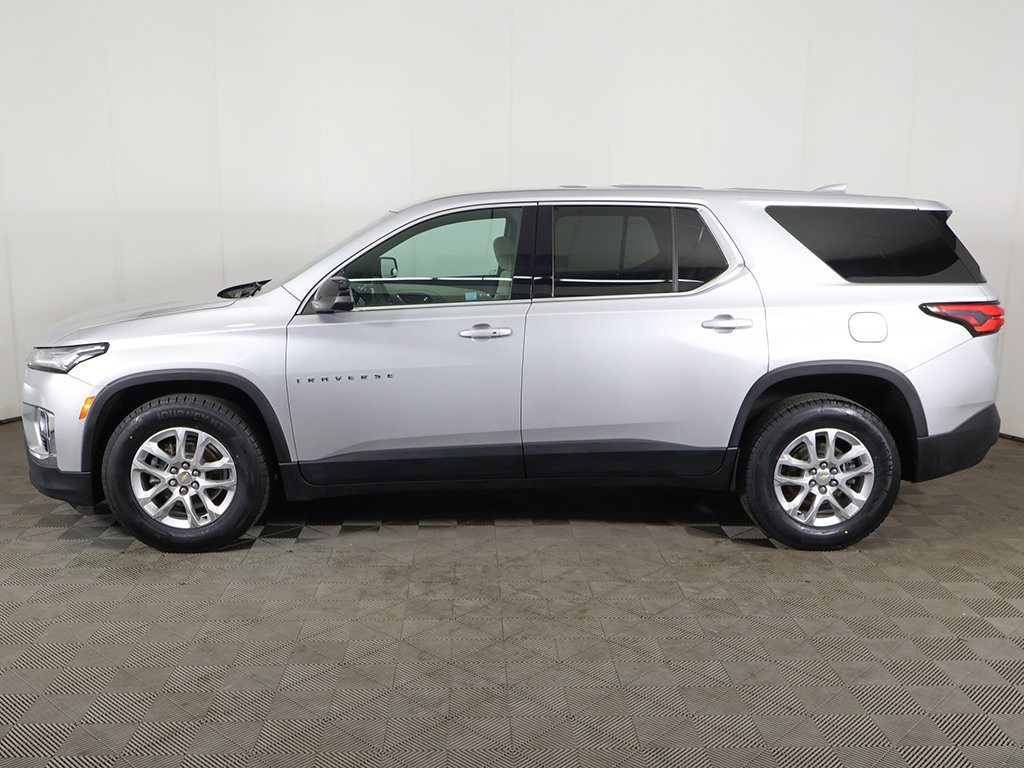Used 2022 Chevrolet Traverse LS AWD/4WD image 17