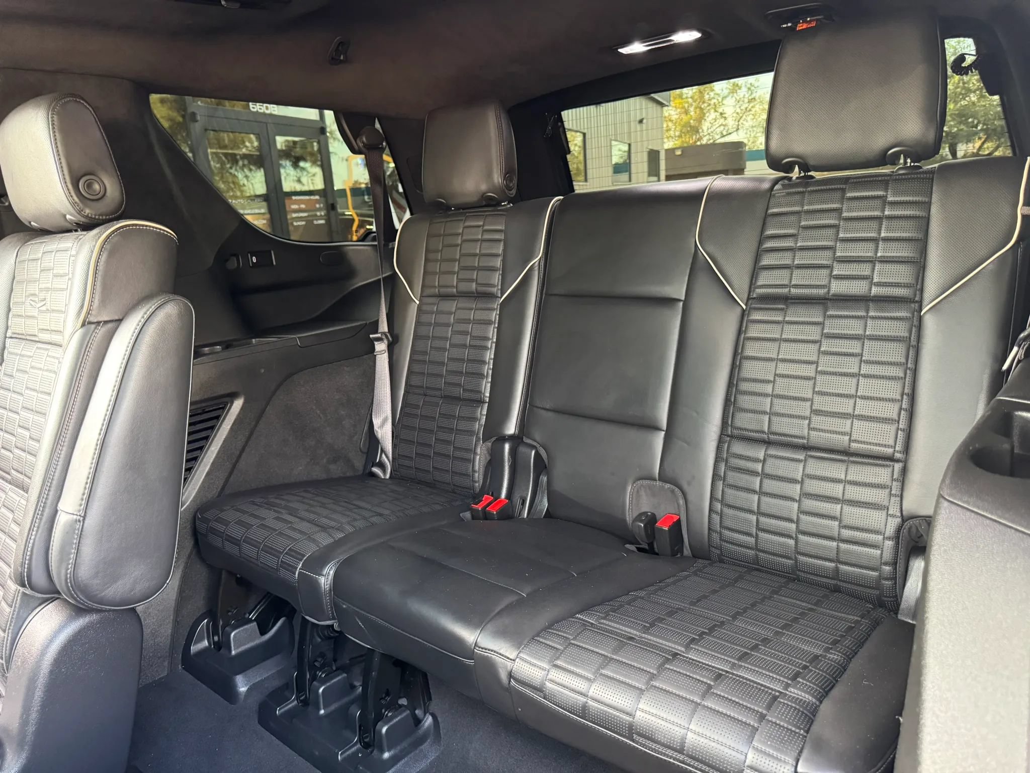 Used 2021 Cadillac Escalade Sport Platinum AWD/4WD image 36