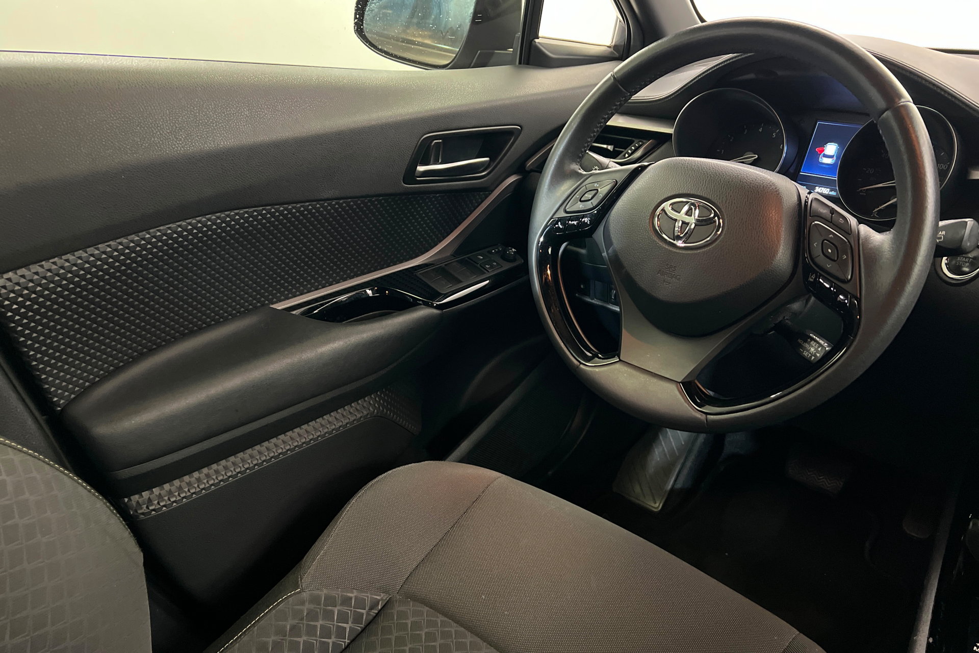 Used 2021 Toyota C-HR Nightshade FWD image 12
