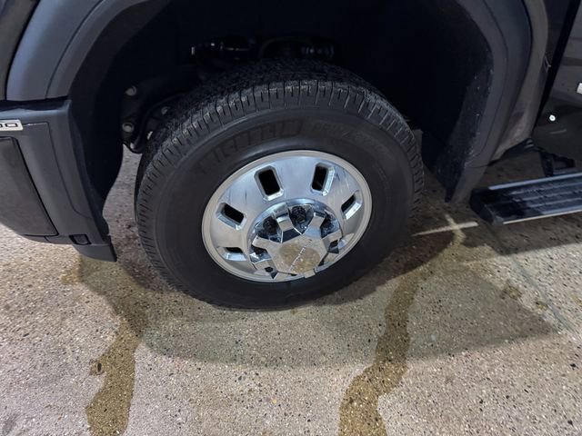 Used 2024 GMC Sierra 3500 Denali Ultimate AWD/4WD image 28