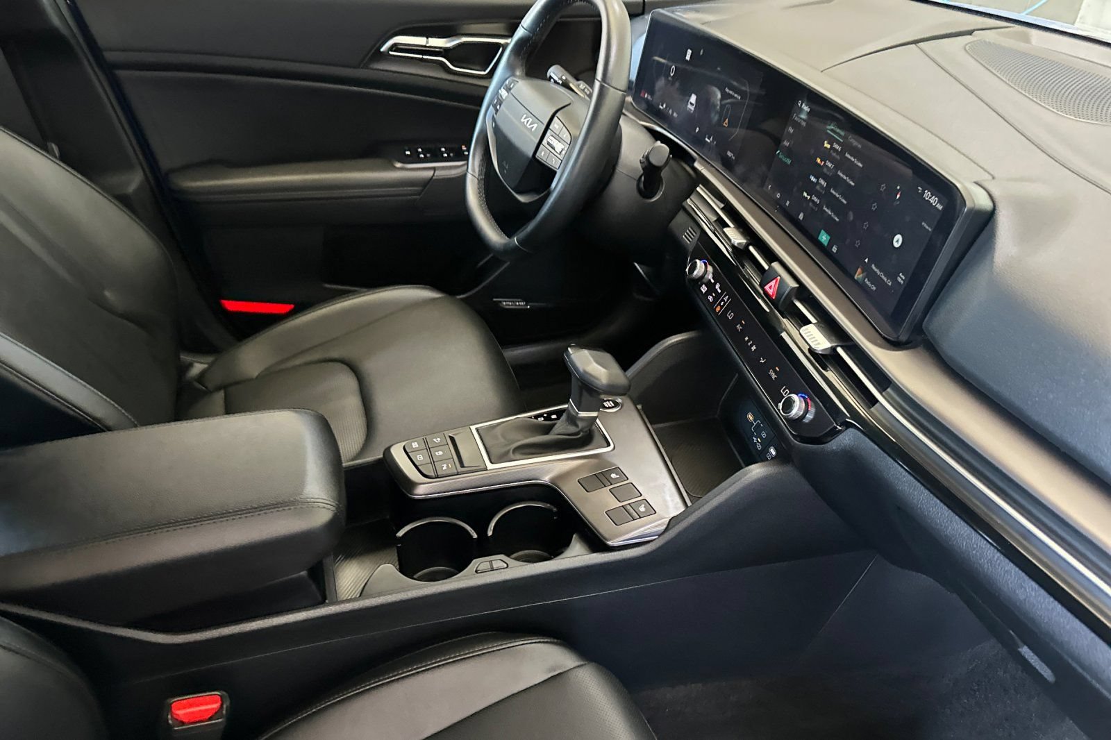 Certified 2026 Kia Sportage SX FWD image 17