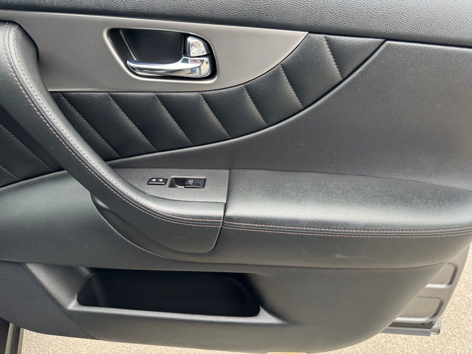 Used 2014 INFINITI QX70 AWD w/ Premium Package image 12