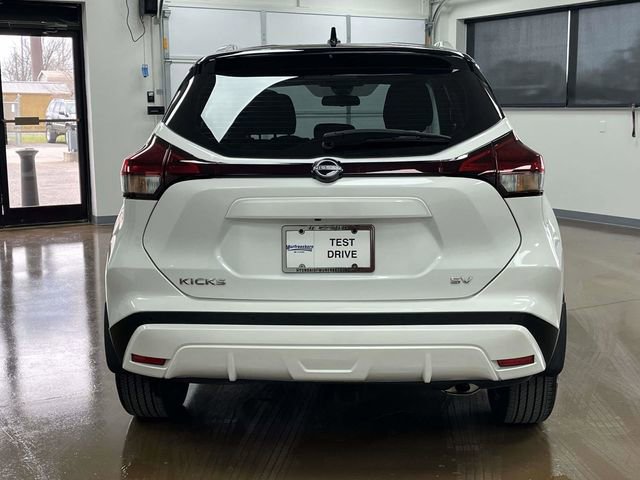 Used 2024 Nissan Kicks SV image 7