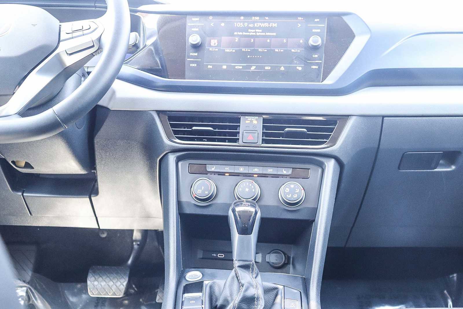 Used 2022 Volkswagen Taos SE image 13