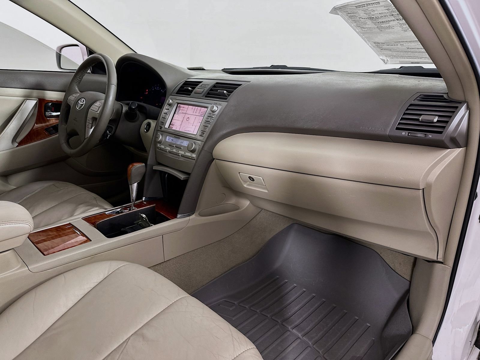 Used 2010 Toyota Camry XLE FWD image 29