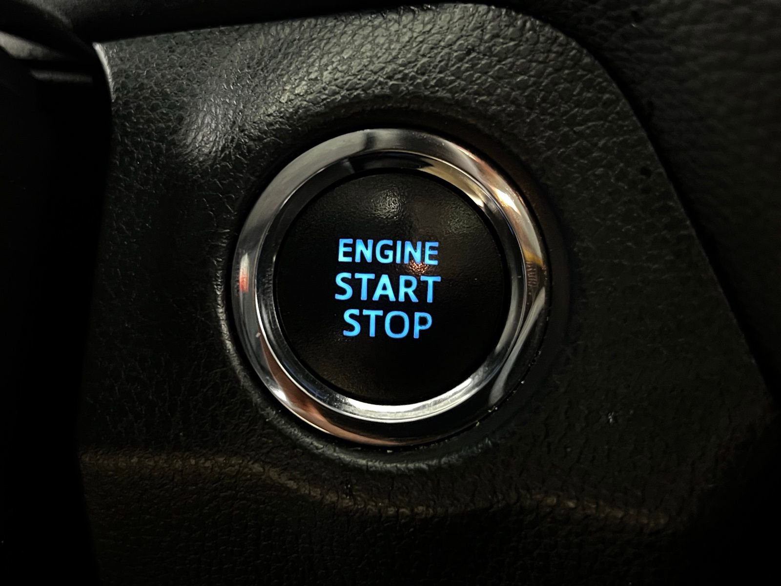 Used 2020 Toyota RAV4 XLE Premium image 22