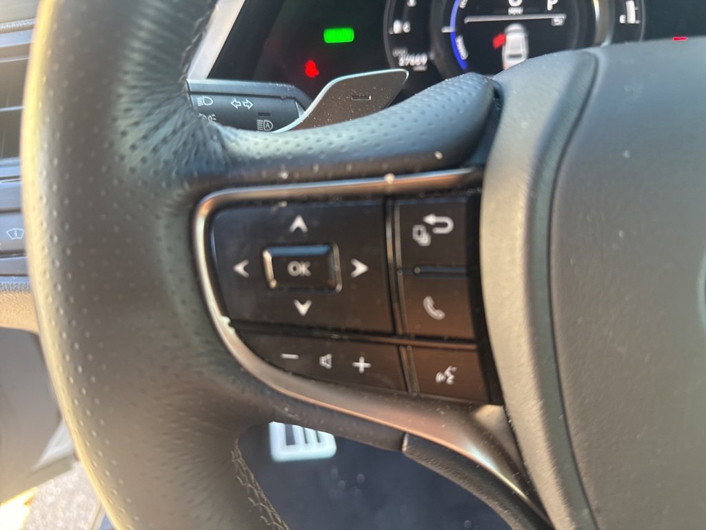 Used 2023 Lexus ES 300h F Sport image 16