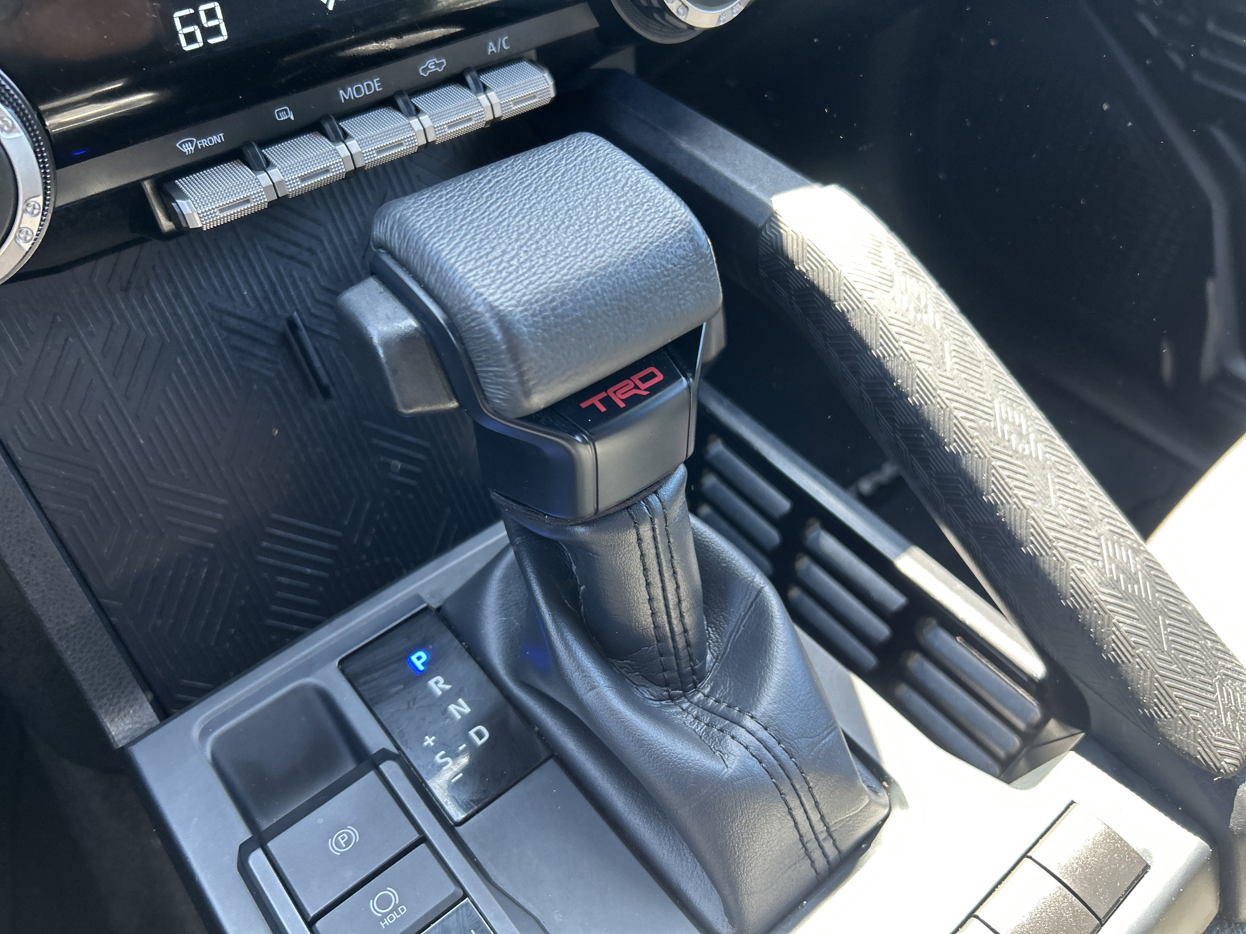 Used 2024 Toyota Tacoma TRD Off-Road AWD/4WD image 24