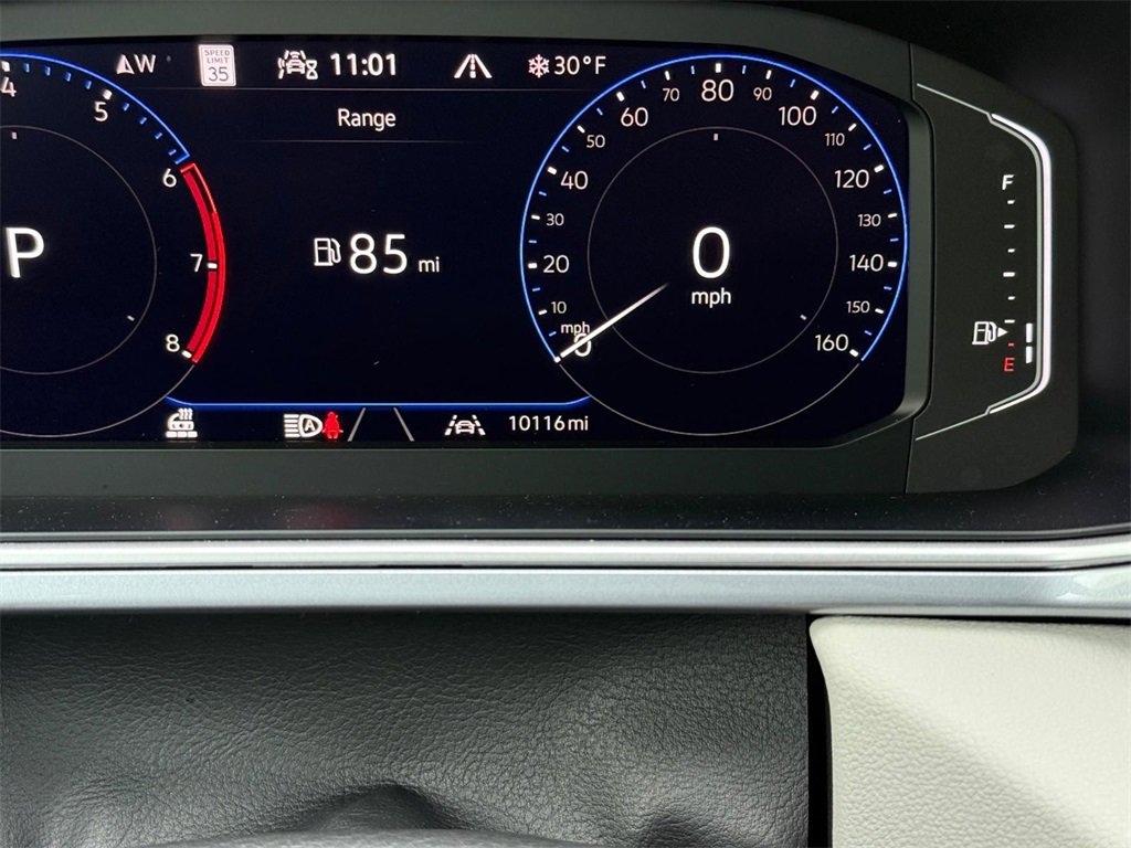 Certified 2025 Volkswagen Taos SEL image 18
