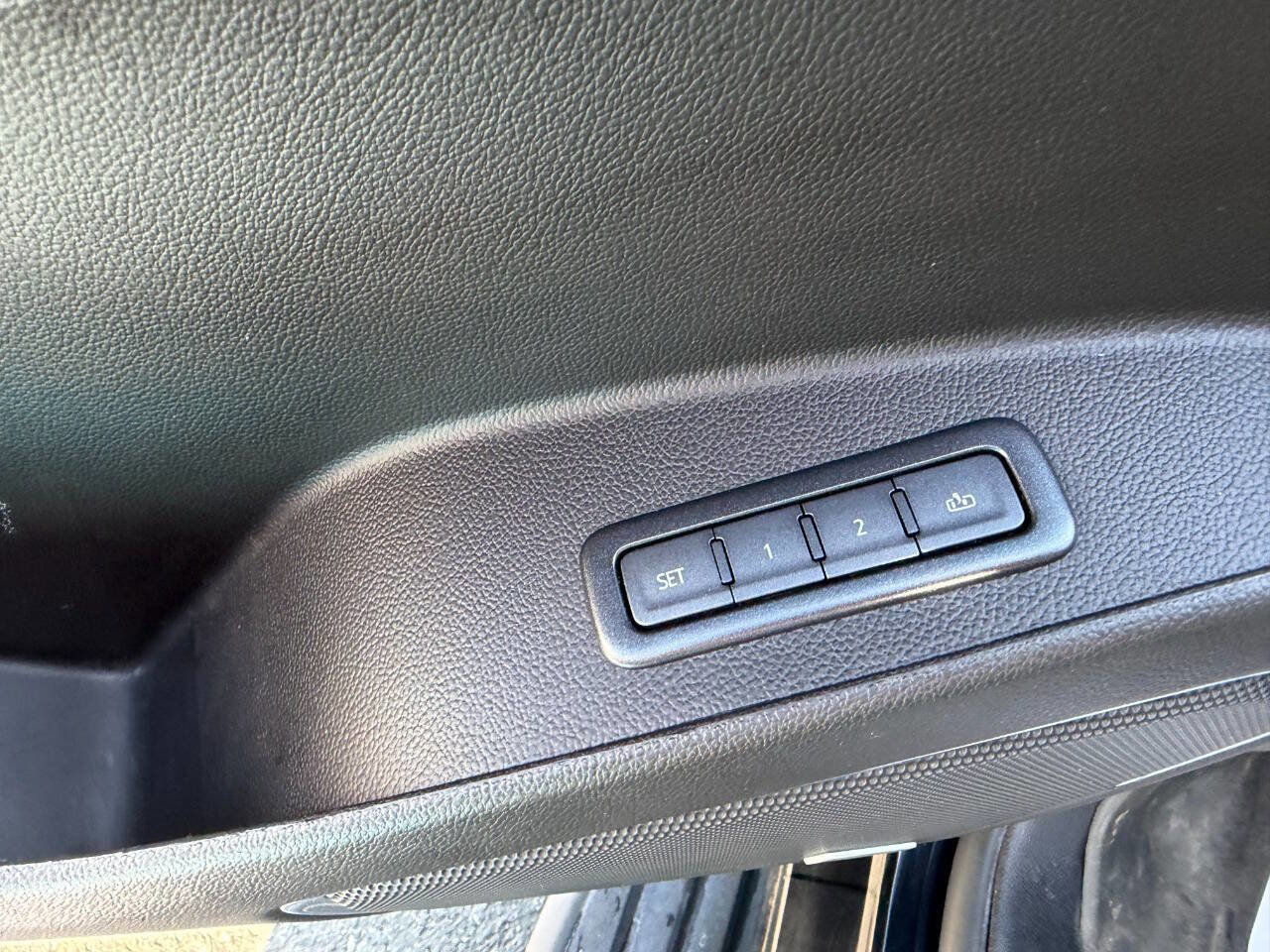 Used 2019 Chevrolet Suburban 3500 LT AWD/4WD image 19