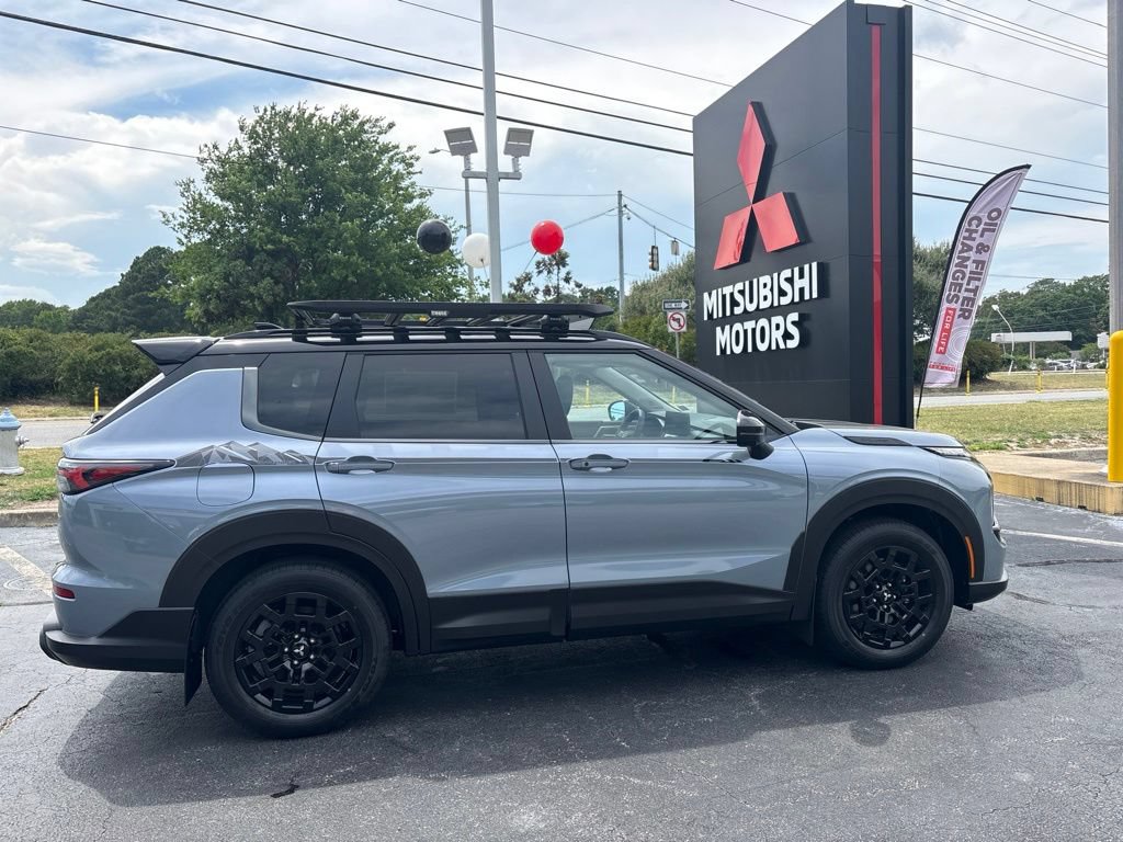 New 2026 Mitsubishi Outlander AWD image 2