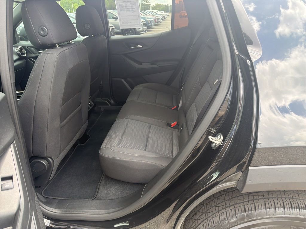 Used 2025 Chevrolet Equinox LT FWD image 14