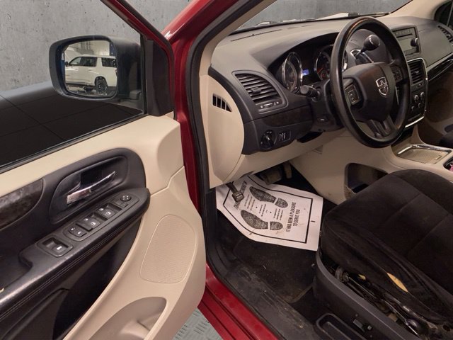 Used 2014 Dodge Grand Caravan SXT FWD image 16