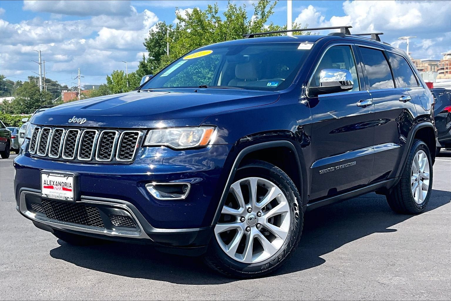 Used 2017 Jeep Grand Cherokee Limited AWD/4WD image 1