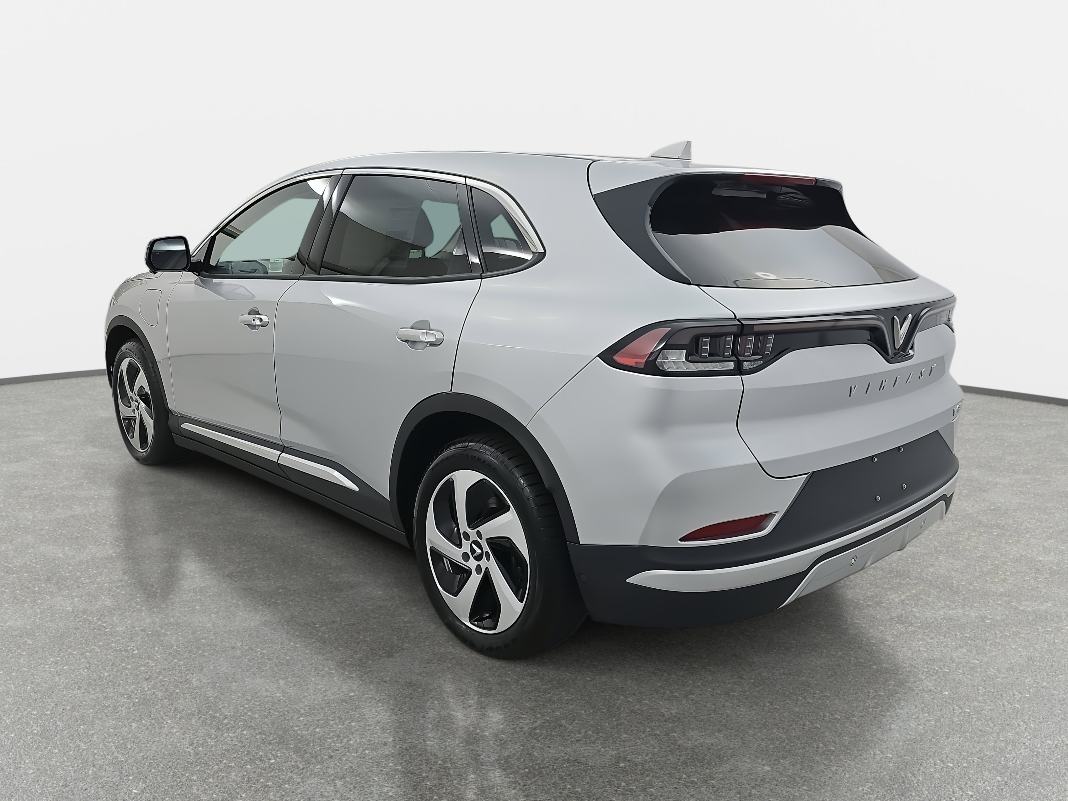 New 2025 VinFast VF 8 Eco image 7
