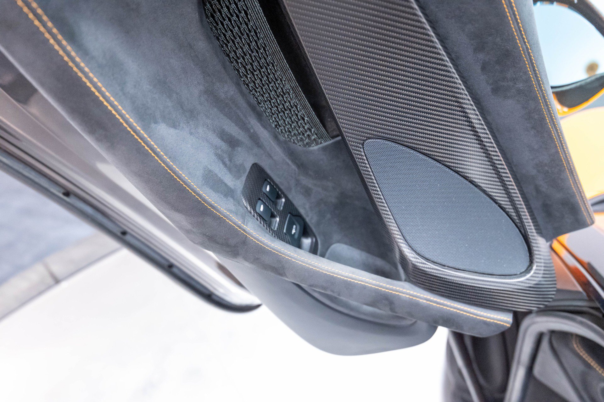 Used 2019 McLaren 600LT RWD image 6