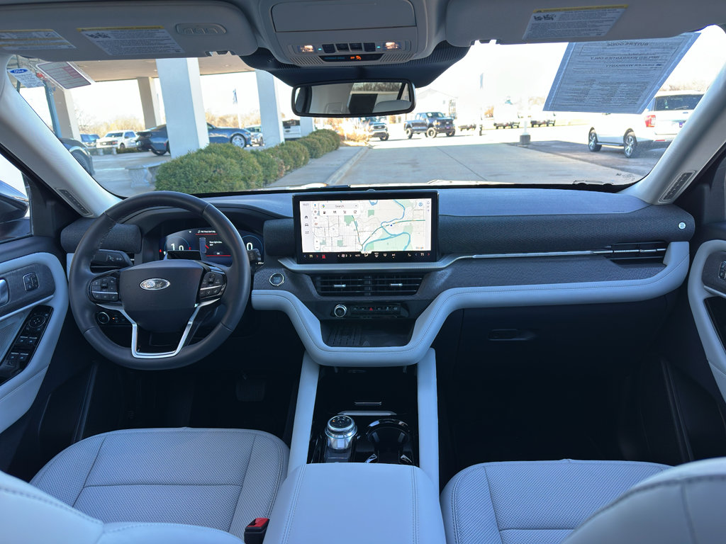 Used 2025 Ford Explorer Platinum w/ Ultimate Package image 12